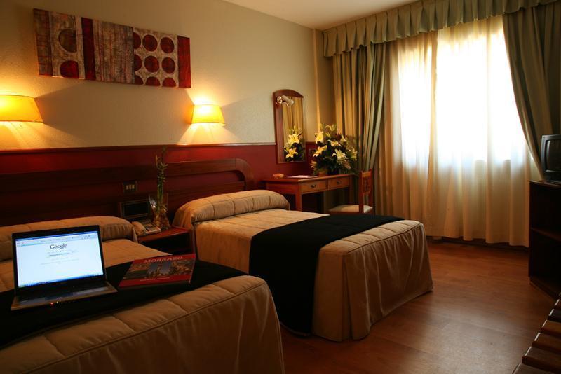 Hotel Airinos 3* カンガス・デ・モラソ エクステリア 写真